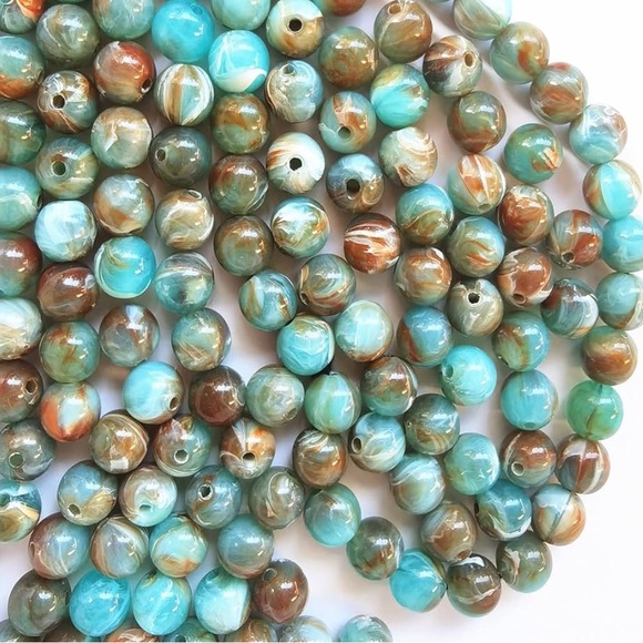 Handmade Elegant Beaded Necklace - Picture 5 of 6